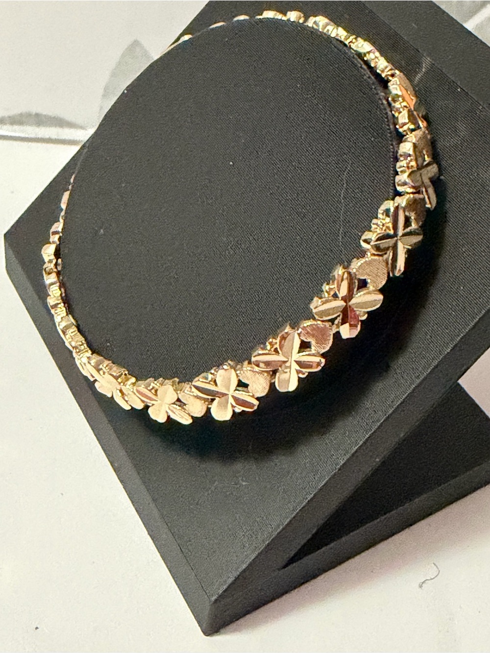 Gold Tone Floral Link Bracelet - Women's Jewelry NWOT 7.25” - Picture 6 of 8